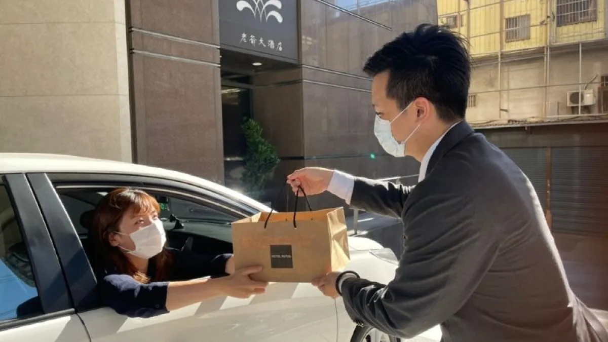 新竹老爺酒店推出餐點得來速服務,讓民眾不用下車就可以賣到美食。(圖/ 新竹老爺酒店提供)