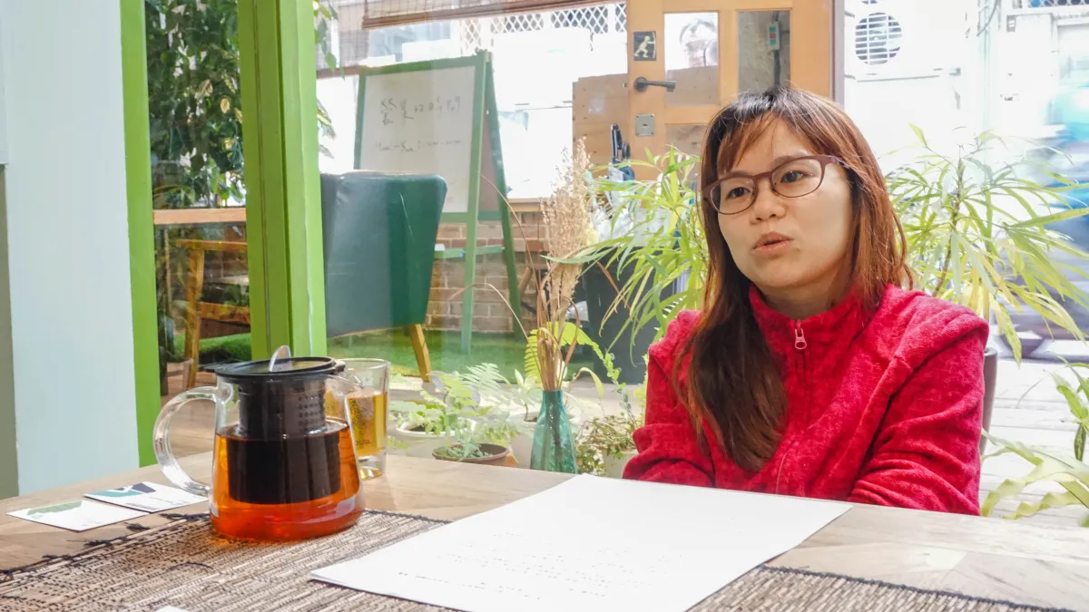 在318運動時期任糾察組組長的黃燕茹,是那一批「組長與指揮」中少見的女性身影;運動過後她進入民進黨工作,成為一位青年政治工作者。(臺灣青年民主協會提供)
