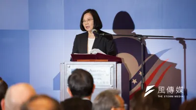蔡英文總統和高雄市長韓國瑜隔空交火。(甘岱民攝)