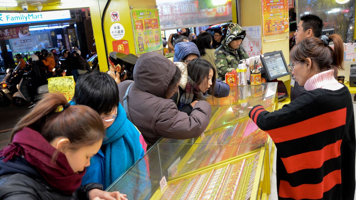 彩券行賺過年吃一年?台彩分潤制度大解密,為何春節2000元刮刮樂都買不到