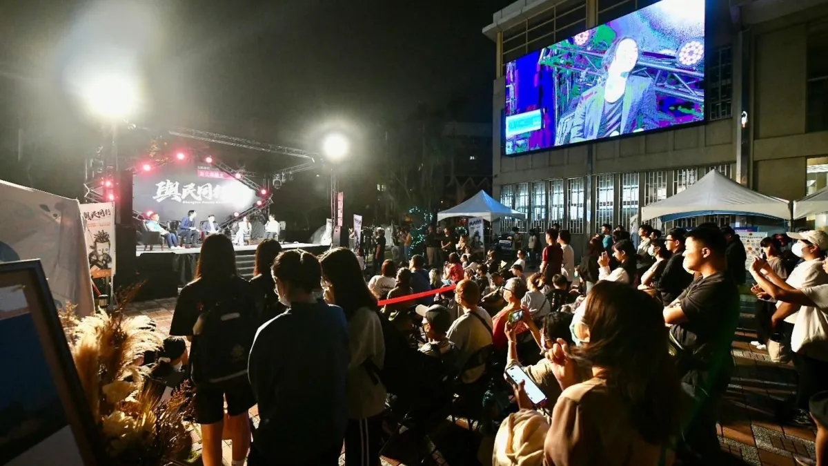 彰化縣議會「與民同行」系列活動,星光開講、議政饒舌Battle、創意市集、夜宿露營吸引民眾參與。(圖/彰化縣議會)