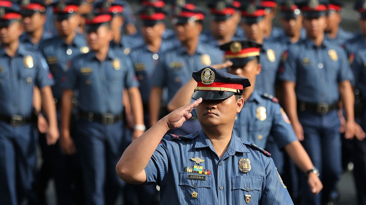 菲律賓警察搶劫便利商店 遇槍戰追擊遭自家同僚擊斃