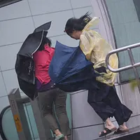 本日(18日)、台湾の西側は晴れのち午後雨、午後より台風の外部水分が流入し、東側では局所的な雨。明日(19日)及び20日は外部循環の影響で、東側と屏東で大量の降雨の可能性あり。(資料写真/顏麟宇撮影) 本日(18日)、台湾の西側は晴れのち午後雨、午後より台風の外部水分が流入し、東側では局所的な雨。明日(19日)及び20日は外部循環の影響で、東側と屏東で大量の降雨の可能性あり。(資料写真/顏麟宇撮影)