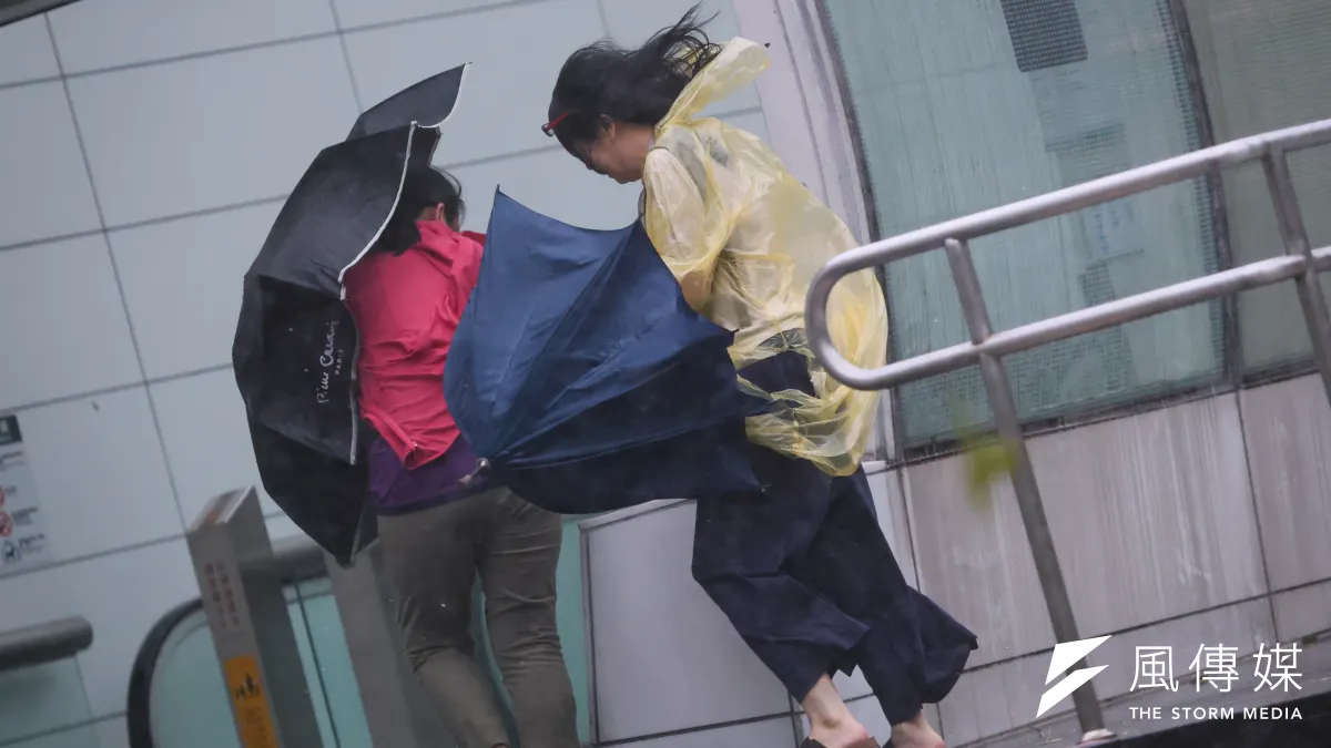 台中市政府表示,將持續密切滾動式監測最新氣象動態,一旦有12日是否停班停課的明確結論,將會第一時間對外公布。(資料照/顏麟宇攝)
