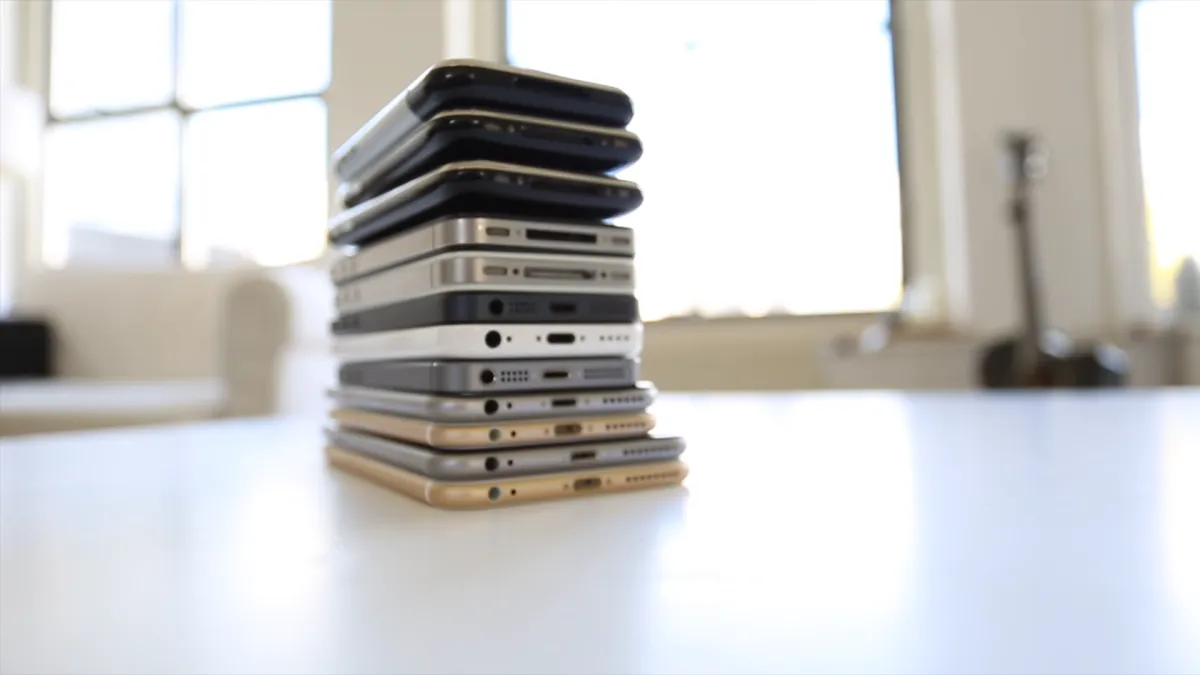 2017年適逢第一代iPhone問世10周年,今年預計推出10年大改款手機iPhone8。(資料照,翻攝YouTube)