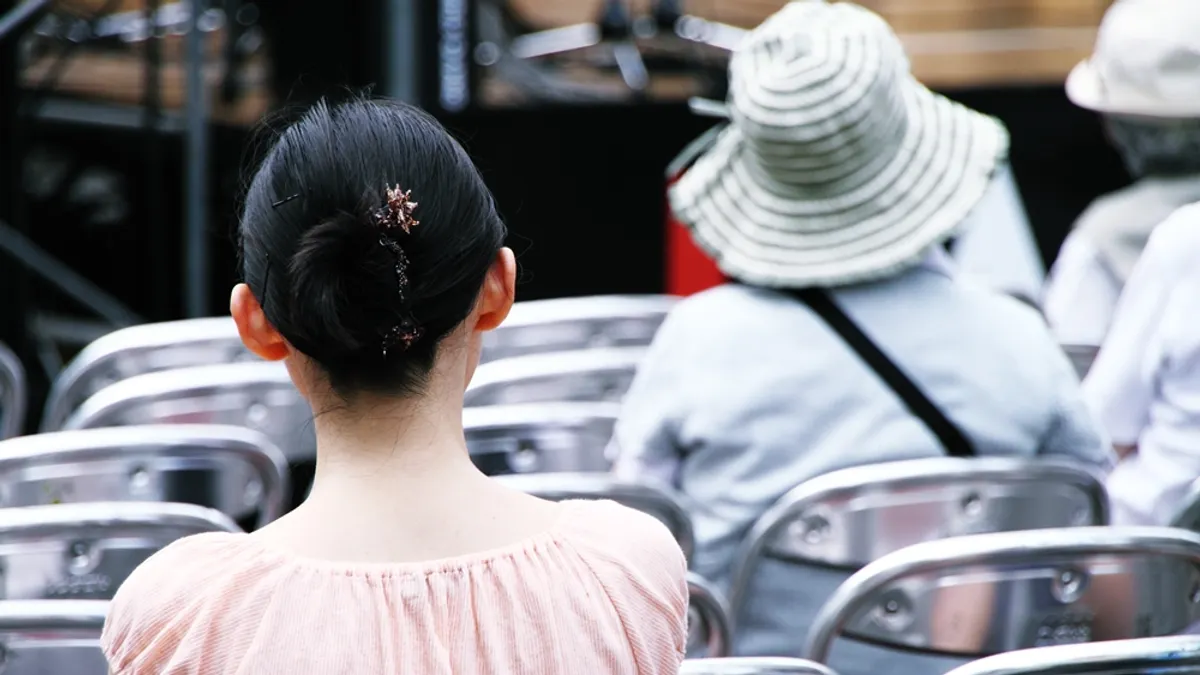 只要被抓過,這些小姐大姊阿姨們終身怕警察,又怕又恨地咒罵著...(示意圖,非當事人/MIKI Yoshihito@flickr) 只要被抓過,這些小姐大姊阿姨們終身怕警察,又怕又恨地咒罵著...(示意圖,非當事人/MIKI Yoshihito@flickr)