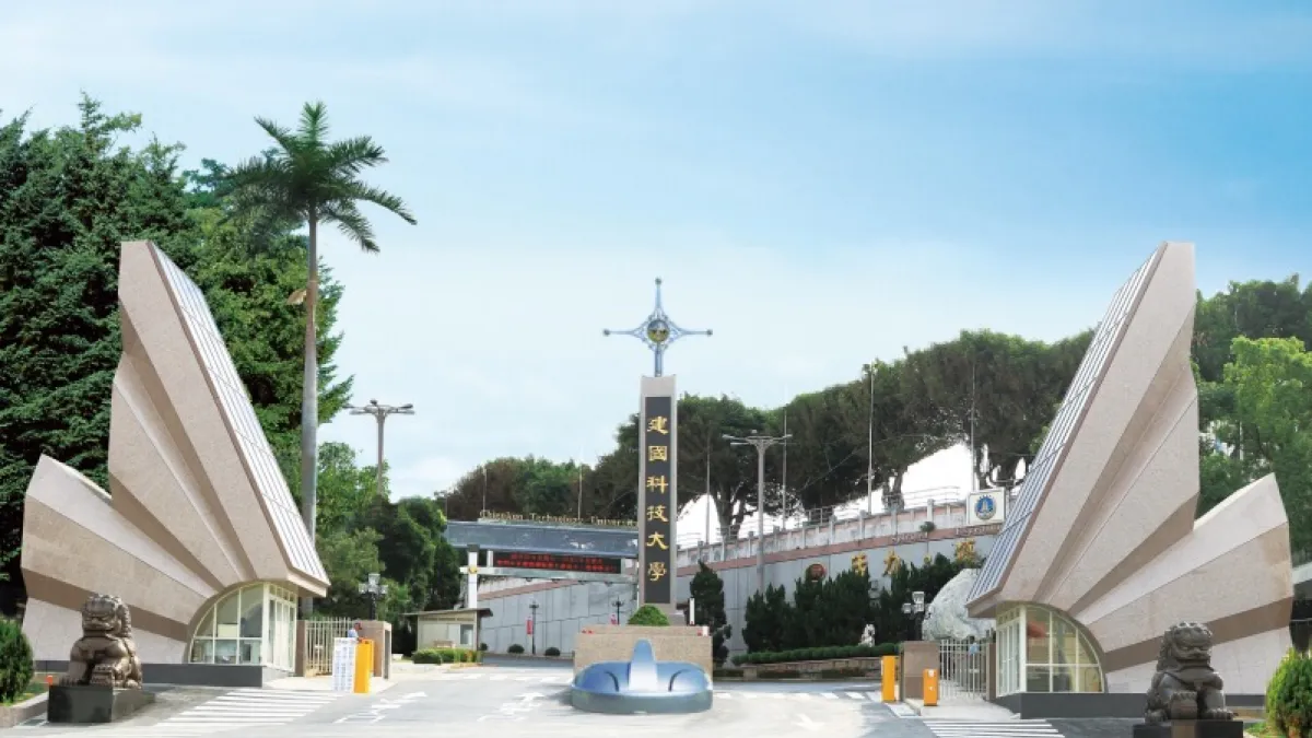 建國科技大學學生研發極地探索遙控車,在各個國際發明展上奪得金牌,表現亮眼。(取自建國科技大學官網)