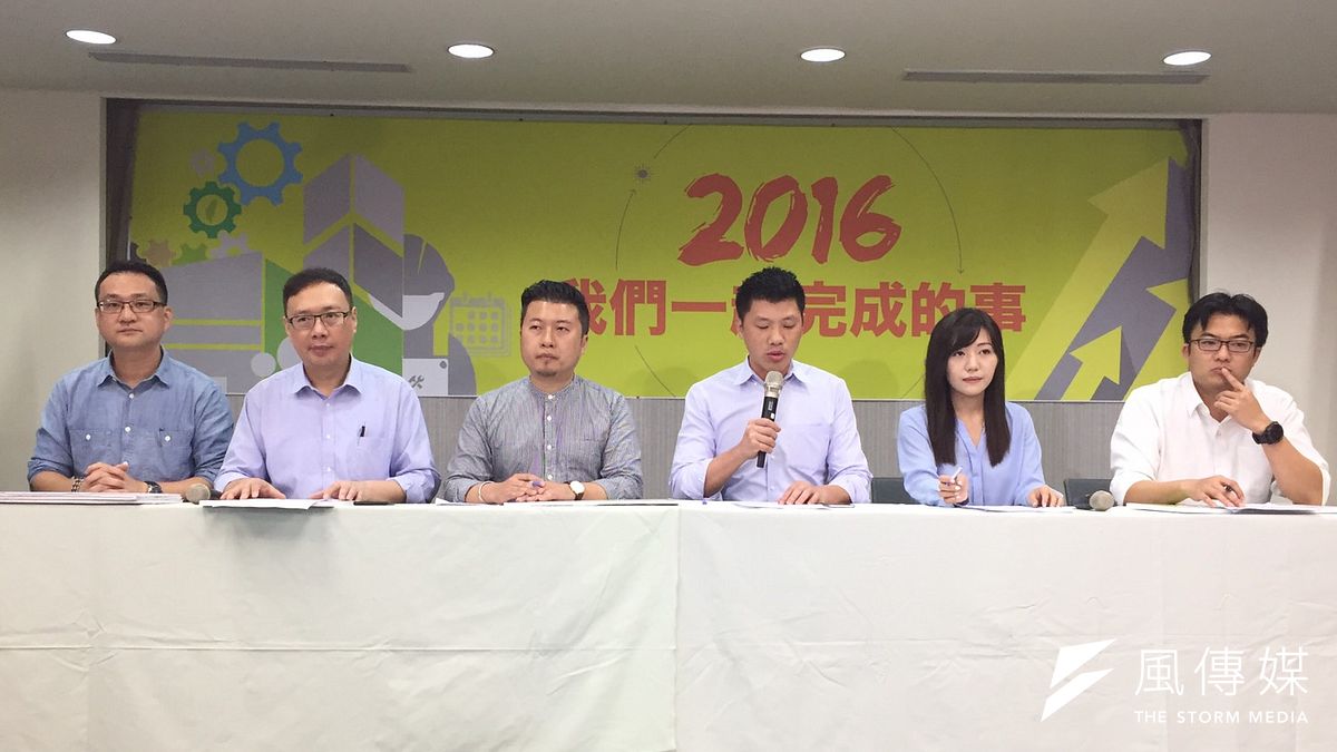 民進黨中央黨部力推年輕世代,不但在2018年推年輕世代上場,同時也將由年輕世代主導大選。圖為吳沛億、張志豪等民進黨新世代發言人。(民進黨中央提供).jpg 民進黨中央黨部力推年輕世代,不但在2018年推年輕世代上場,同時也將由年輕世代主導大選。圖為吳沛億、張志豪等民進黨新世代發言人。(民進黨中央提供).jpg