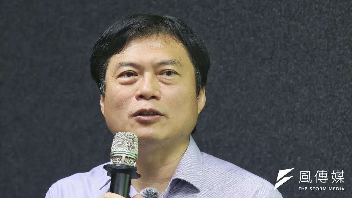 民進黨宜蘭縣長參選人林國漳8日出席「交通改革 從頭開始」交通改善承諾書簽署記者會。(柯承惠攝)