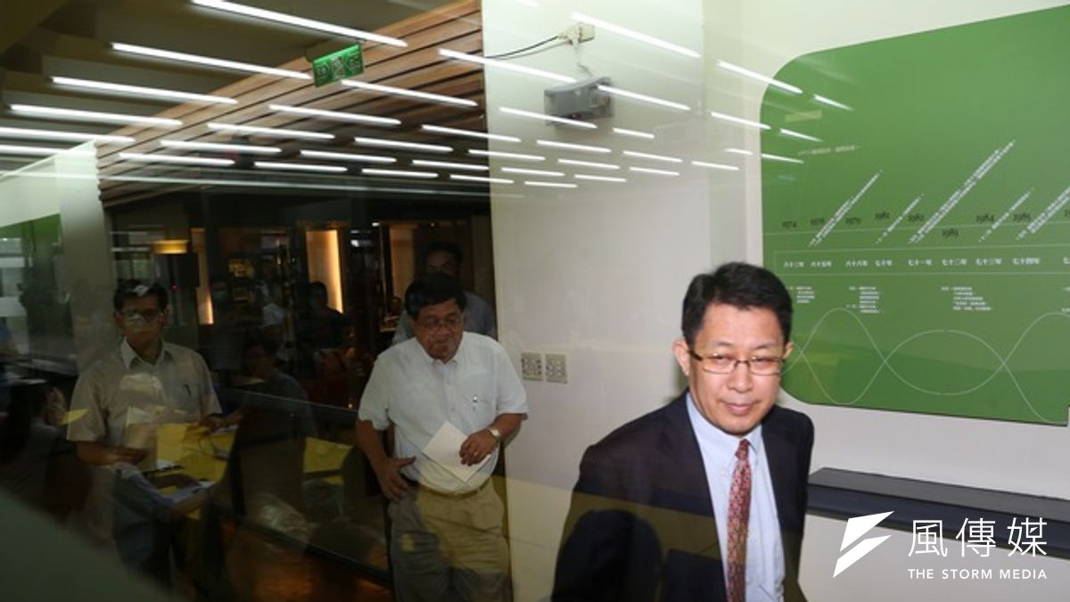 蔣偉寧已為論文流程造假事件下台,但他事後卻認為自己是被冤枉的。(資料照片,余志偉攝) 蔣偉寧已為論文流程造假事件下台,但他事後卻認為自己是被冤枉的。(資料照片,余志偉攝)