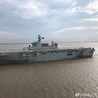 中国の075型強襲揚陸艦。(写真/ウェイボーより) 中国の075型強襲揚陸艦。(写真/ウェイボーより)