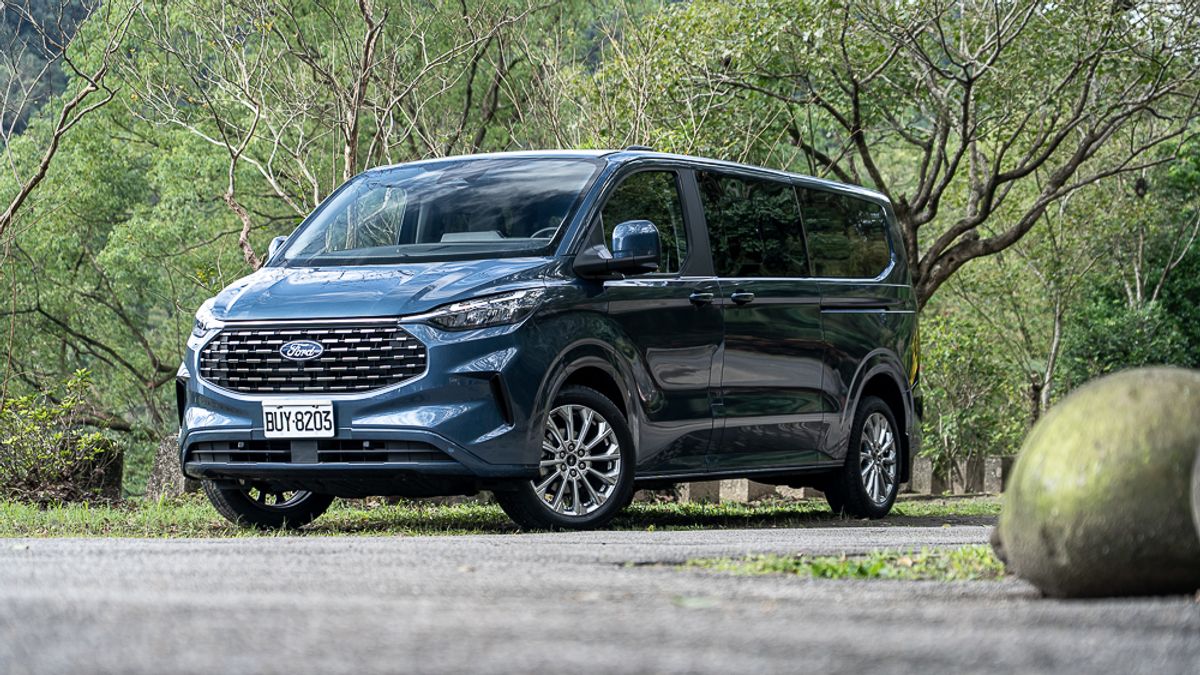 細節質感全面精進|Ford Tourneo Custom 旅行家 Bus Titanium 8 座款試駕 細節質感全面精進|Ford Tourneo Custom 旅行家 Bus Titanium 8 座款試駕