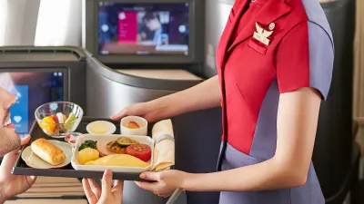華航遭烏龍爆料對不同國籍乘客有差別待遇。(圖/翻攝自FB/China Airlines 中華航空)