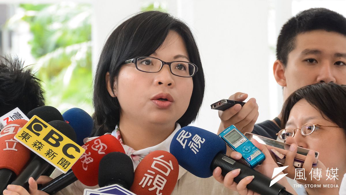 在林淑芬21日「落跑」事件後,柯建銘及多位民進黨立委都證實,林淑芬確實拒絕親自主持審查會,並一度建議黨團「直接逕付二讀」 。(資料照,顏麟宇攝) 在林淑芬21日「落跑」事件後,柯建銘及多位民進黨立委都證實,林淑芬確實拒絕親自主持審查會,並一度建議黨團「直接逕付二讀」 。(資料照,顏麟宇攝)