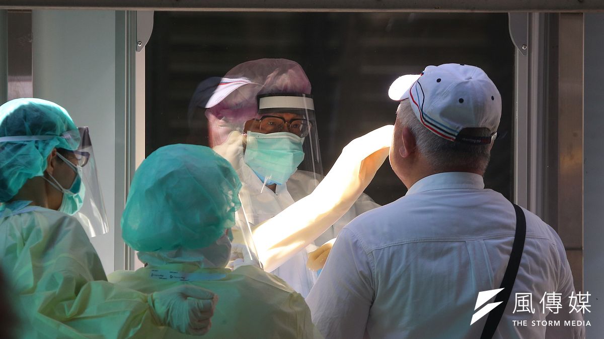 作者表示,截至5月20日中午,已經有92家診所、超過100名醫師、40位護理師、30名行政人員報名,加上願意提通訊診療高達150家診所投入台北市社區防疫。示意圖。(資料照,顏麟宇攝) 作者表示,截至5月20日中午,已經有92家診所、超過100名醫師、40位護理師、30名行政人員報名,加上願意提通訊診療高達150家診所投入台北市社區防疫。示意圖。(資料照,顏麟宇攝)