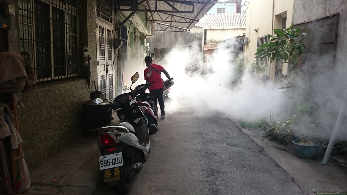 防止登革熱疫情發生 鹿港鎮展開消毒工作 防止登革熱疫情發生 鹿港鎮展開消毒工作