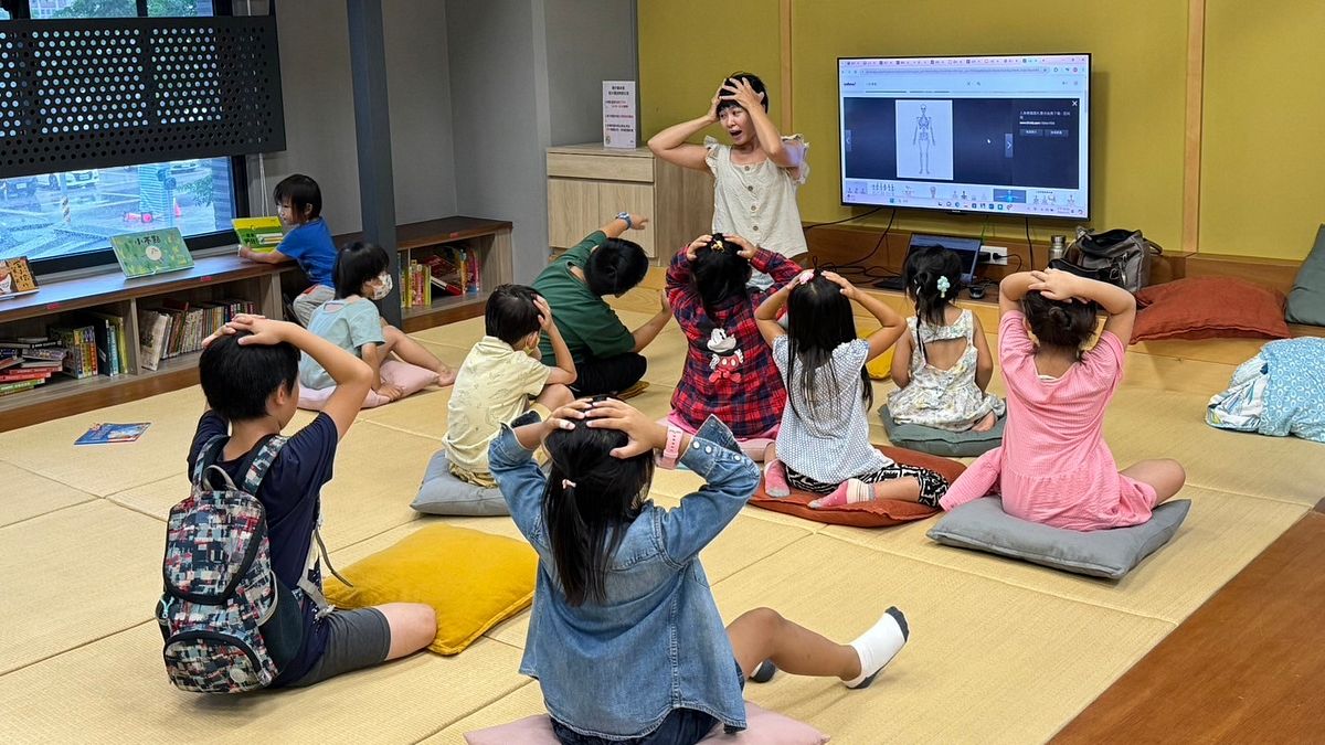 屏東恆春社會福利綜合館提供許多設施及活動,讓大、小朋友找到自己的興趣和樂趣。(圖/屏東縣政府社會處提供) 屏東恆春社會福利綜合館提供許多設施及活動,讓大、小朋友找到自己的興趣和樂趣。(圖/屏東縣政府社會處提供)