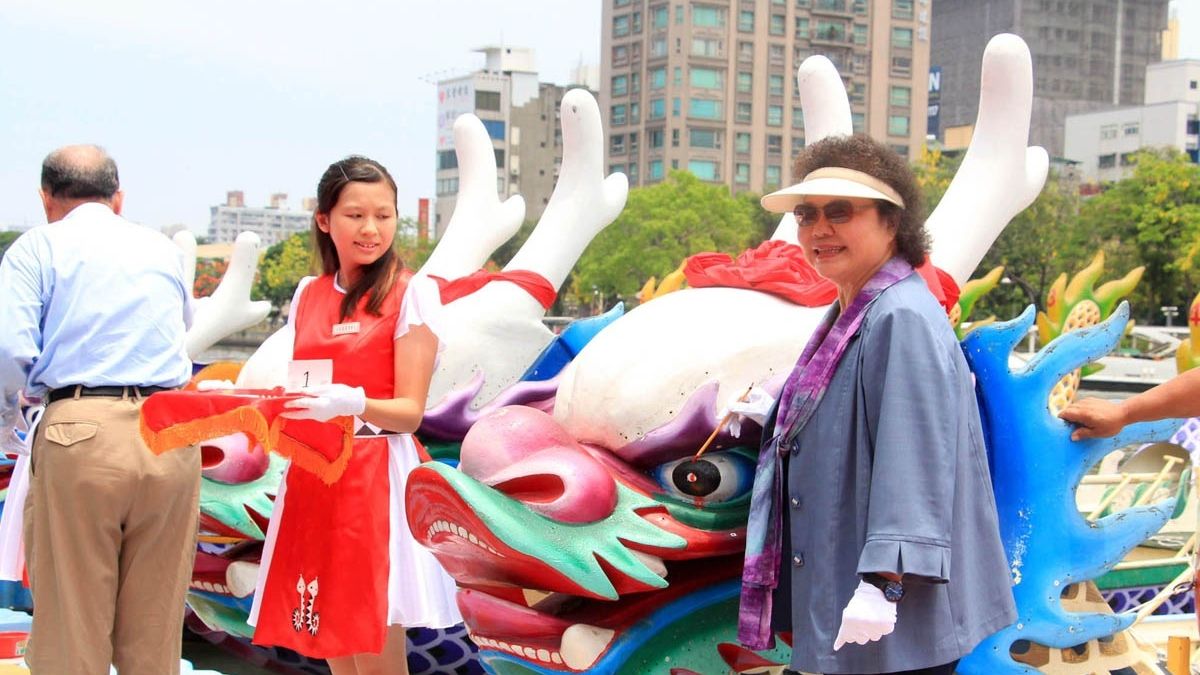 高雄愛河端午嘉年華 陳菊為龍舟點睛 高雄愛河端午嘉年華 陳菊為龍舟點睛