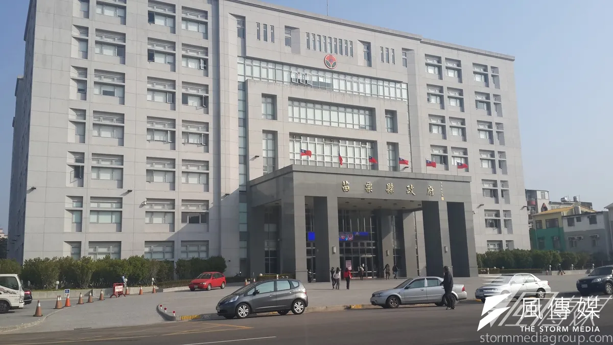 苗栗縣政府財務已經山窮水盡,之前欠薪,現在年終獎金也要延後發。(吳典蓉攝)