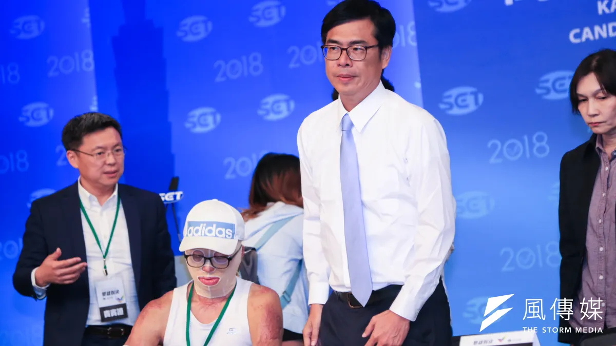 20181119-高雄市長候選人韓國瑜、陳其邁19日於三立電視台舉辦辯論會。(簡必丞攝)