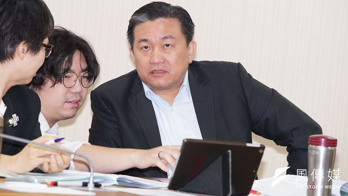 立委王定宇(見圖)直言,比起李正皓,國民黨內盧嘉辰、李嘉進的行為更嚴重。(資料照,盧逸峰攝) 立委王定宇(見圖)直言,比起李正皓,國民黨內盧嘉辰、李嘉進的行為更嚴重。(資料照,盧逸峰攝)