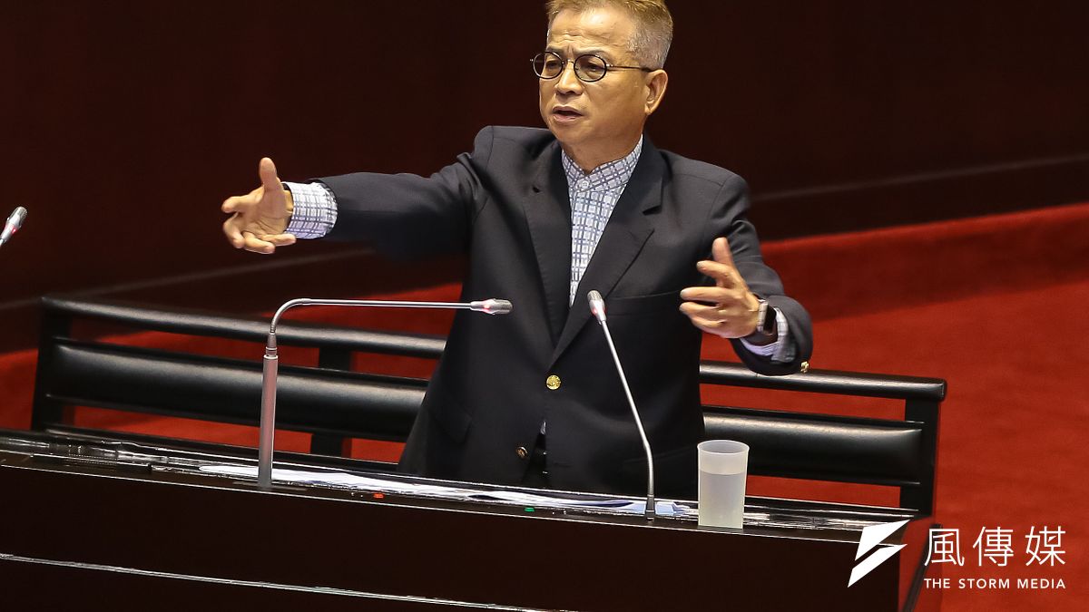 國民黨立委賴士葆認為司法院長應用更高標準審視,而總統蔡英文執意提名許宗力根本是「把手伸入司法界」。(資料照,顏麟宇攝) 國民黨立委賴士葆認為司法院長應用更高標準審視,而總統蔡英文執意提名許宗力根本是「把手伸入司法界」。(資料照,顏麟宇攝)