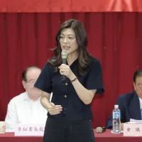國民黨中評會 鄭麗文致詞 中國國民黨第22屆115年度中央評議委員會議今(27)日在中央黨部舉行,黨主席鄭麗文(前)致詞表示,透過凱道的「反毒台」集會活動,已看到國民黨已從羊群變成獅群。(中央社) 國民黨中評會 鄭麗文致詞 中國國民黨第22屆115年度中央評議委員會議今(27)日在中央黨部舉行,黨主席鄭麗文(前)致詞表示,透過凱道的「反毒台」集會活動,已看到國民黨已從羊群變成獅群。(中央社)
