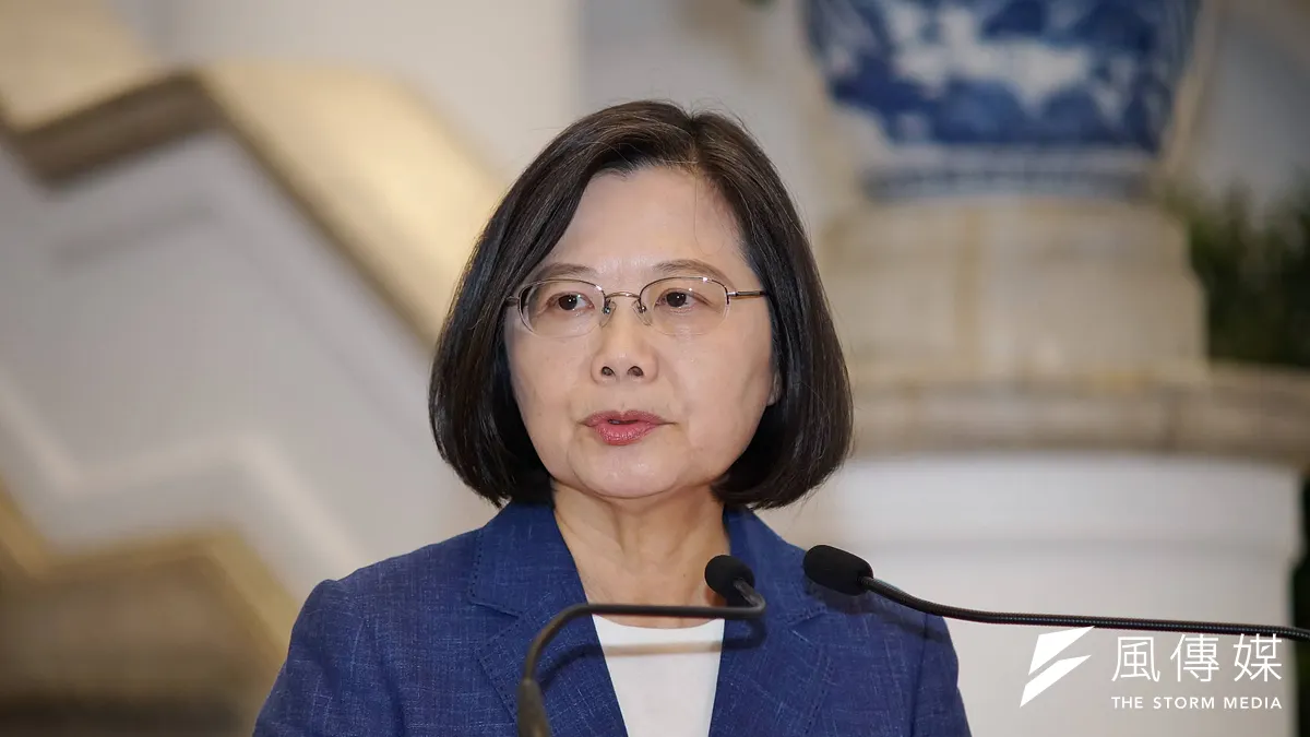 中國揚言制裁對台軍售的美國企業,對此總統蔡英文表示,出訪友邦過境美國看老朋友、談台灣民主,不需要鄰居說三道四。(資料照,盧逸峰攝)