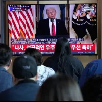 2026年4月1日、ホワイトハウスで国民向けテレビ演説を行うトランプ米大統領。(AP通信) 2026年4月1日、ホワイトハウスで国民向けテレビ演説を行うトランプ米大統領。(AP通信)