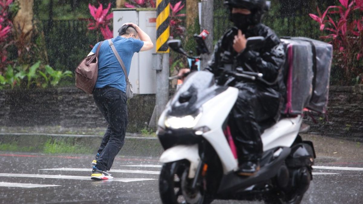 從近兩年雨量就可發現,台灣極端氣候的處境越來越嚴重。(圖/顏麟宇攝) 從近兩年雨量就可發現,台灣極端氣候的處境越來越嚴重。(圖/顏麟宇攝)