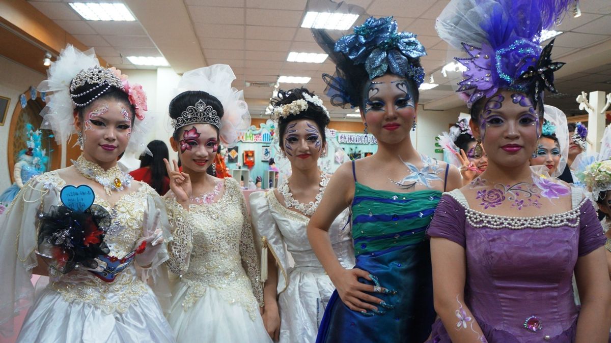 員林家商美容美髮藝術創意展 五國新嫁娘裝扮展現巧思與技藝 ... 員林家商美容美髮藝術創意展 五國新嫁娘裝扮展現巧思與技藝 ...