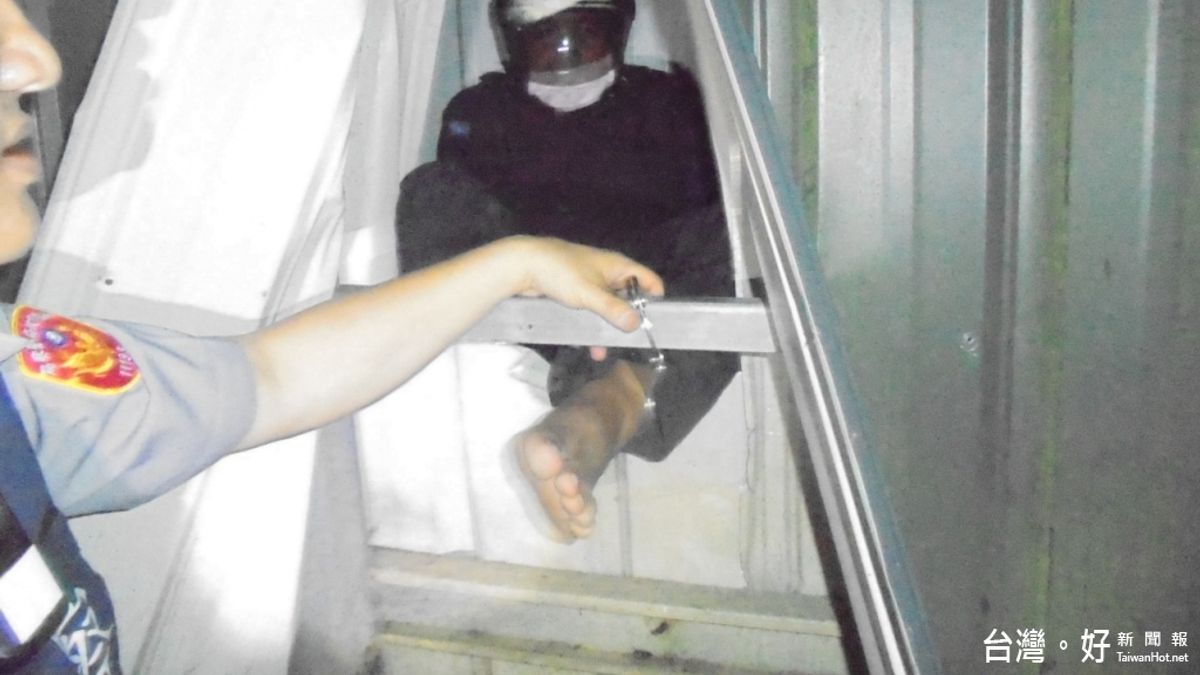 颱風過境夜行竊 逃犯遭眼尖警逮獲 颱風過境夜行竊 逃犯遭眼尖警逮獲