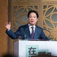 台湾総統・賴清徳氏は最近、「団結十講」を展開し、24日に行われた第2講「団結」において、国家の力を団結させるためには、選挙や罷免を通じて「不純物を排除」する必要があると述べ、高度な議論を巻き起こした。(写真/総統府提供) 台湾総統・賴清徳氏は最近、「団結十講」を展開し、24日に行われた第2講「団結」において、国家の力を団結させるためには、選挙や罷免を通じて「不純物を排除」する必要があると述べ、高度な議論を巻き起こした。(写真/総統府提供)