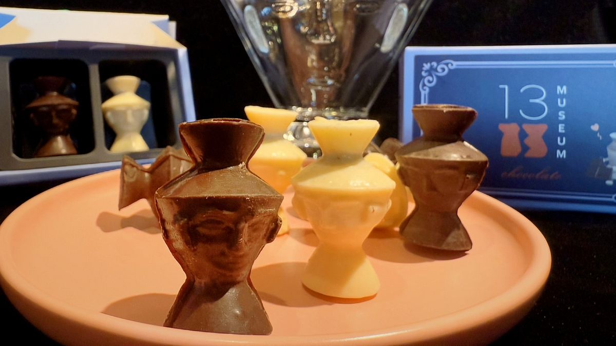 「考古甜心」人面陶罐巧克力,將烘焙專業與文化創意深度結合。(圖/新北市立十三行博物館) 「考古甜心」人面陶罐巧克力,將烘焙專業與文化創意深度結合。(圖/新北市立十三行博物館)