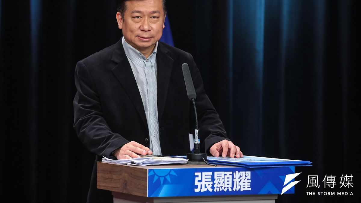 國民黨台北市長初選參選人張顯耀表示,他當選後,會請韓國瑜回來擔任董事長兼總經理,一切都給韓國瑜來處理。(顏麟宇攝) 國民黨台北市長初選參選人張顯耀表示,他當選後,會請韓國瑜回來擔任董事長兼總經理,一切都給韓國瑜來處理。(顏麟宇攝)