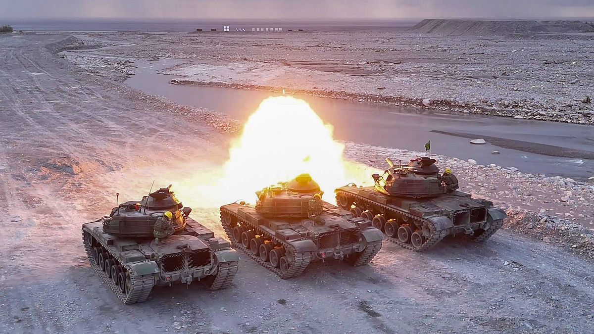 美方人員現身!花防部正義操演重砲射擊 顧立雄:實戰化訓練台美緊密交流