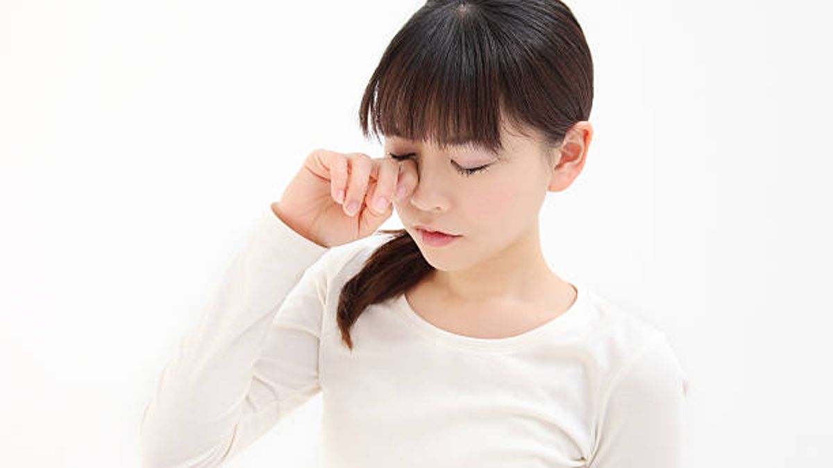 眼睛乾澀時,點一下眼藥水就好嗎?(圖/取自pixabay) 眼睛乾澀時,點一下眼藥水就好嗎?(圖/取自pixabay)