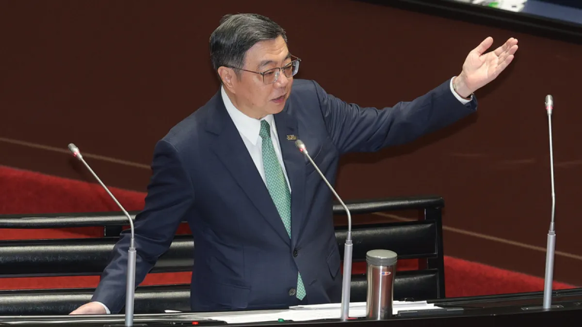 卓榮泰:如果增加普發現金金額 勢必要舉債 行政院長卓榮泰(圖)2日在立法院表示,AI紅利創造的稅收,已挹注幫助弱勢、經濟發展、支持國內重要產業等重要工作,如果增加普發現金金額,勢必要舉債。(中央社)
