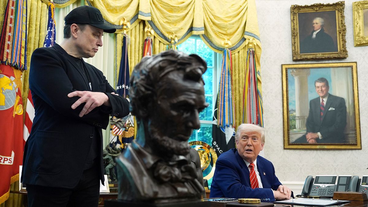 マスクとトランプの関係に和らぐ兆しが見える。(資料写真、AP通信) マスクとトランプの関係に和らぐ兆しが見える。(資料写真、AP通信)