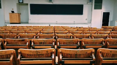 作者認為,我國的教育政策應當溫故知新,不應一昧地追求「創新」反成了「創傷」。(資料照,Wokandapix@Pixabay)