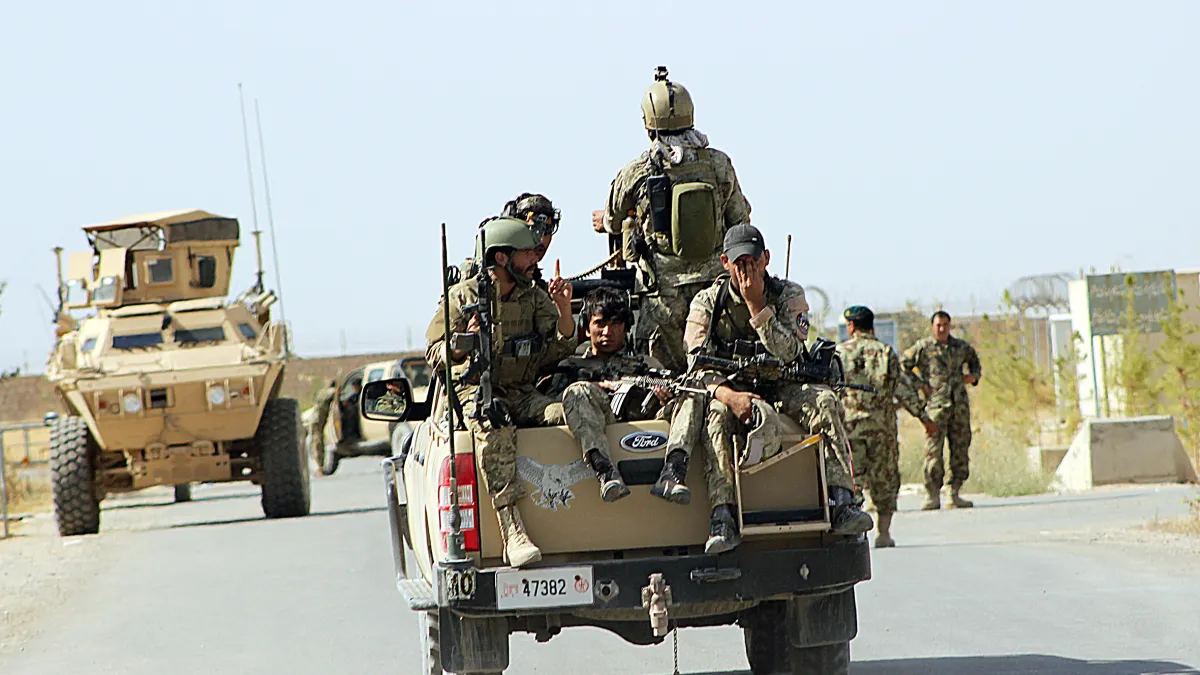 參與昆杜茲(Kunduz)戰役的阿富汗政府軍。(美聯社)