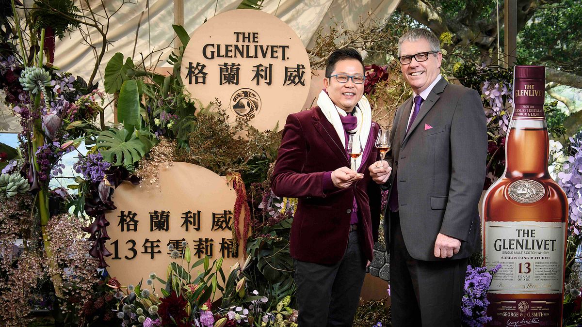 台灣保樂力加董事總經理王德勤(左)與格蘭利威首席釀酒師Alan Winchester。 台灣保樂力加董事總經理王德勤(左)與格蘭利威首席釀酒師Alan Winchester。