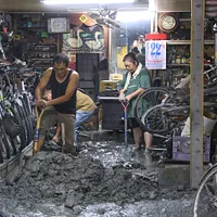 2025年9月24日 台風18号ラガサが驚異的な降雨をもたらし、花蓮の馬太鞍溪上流の堰塞湖が9月23日に決壊。激しい洪水が光復鄉の市街地を襲い、大きな死傷者を出した。(写真/顔麟宇撮影) 2025年9月24日 台風18号ラガサが驚異的な降雨をもたらし、花蓮の馬太鞍溪上流の堰塞湖が9月23日に決壊。激しい洪水が光復鄉の市街地を襲い、大きな死傷者を出した。(写真/顔麟宇撮影)