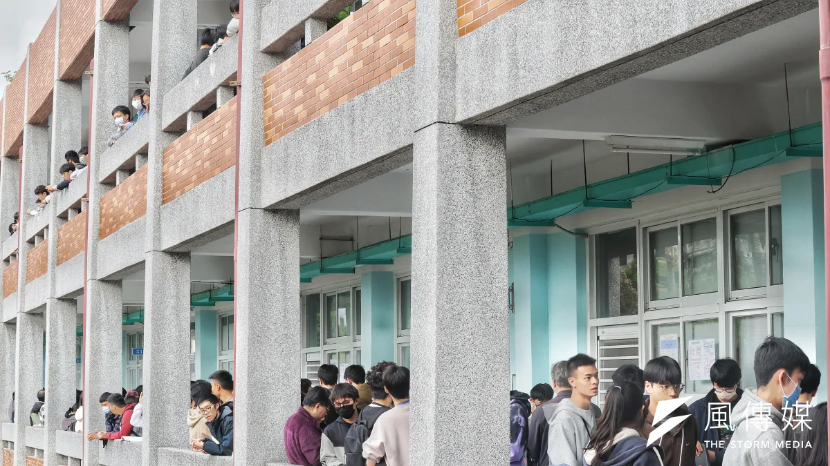 . 巴威颱風來襲!大學分科測驗緊急順延。示意圖。(資料照,柯承惠攝)