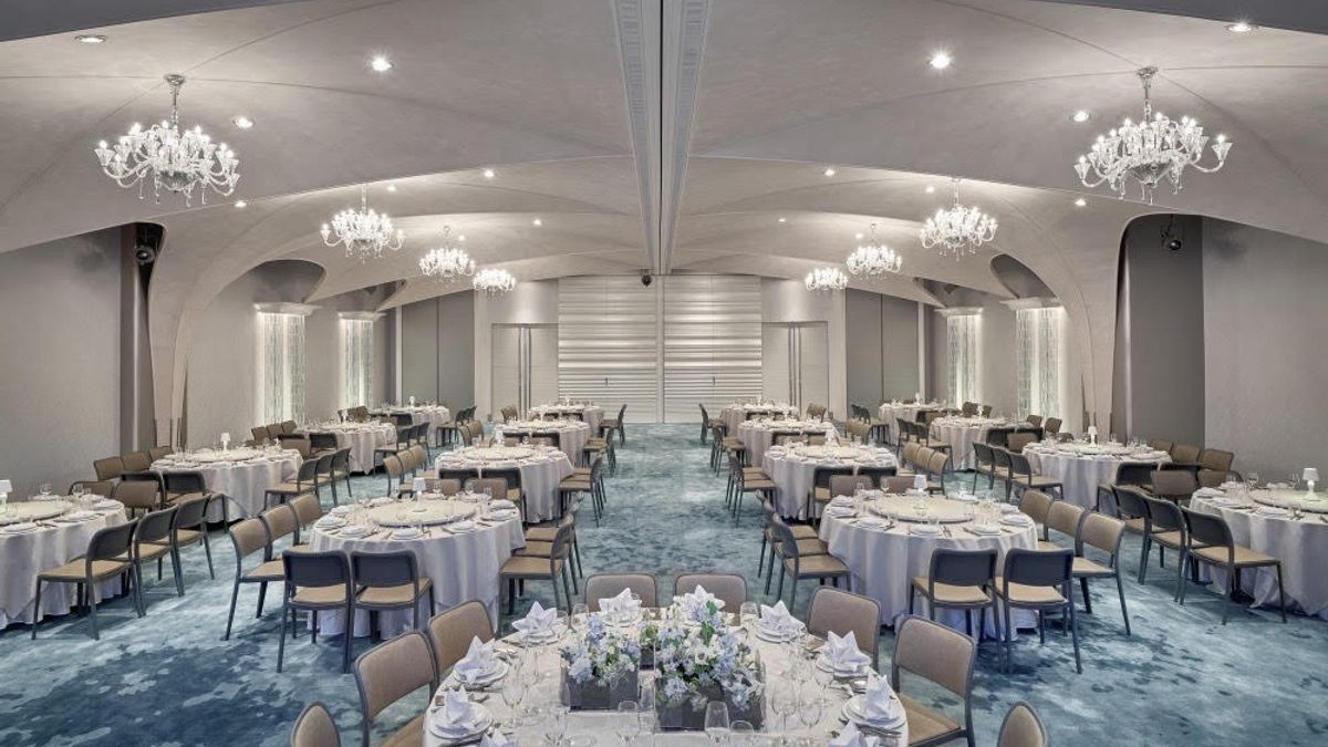 surReal系列的「湖泊」空間以林間湖水為發想,宛如置身林間湖邊。(圖/典華幸福機構提供) surReal系列的「湖泊」空間以林間湖水為發想,宛如置身林間湖邊。(圖/典華幸福機構提供)