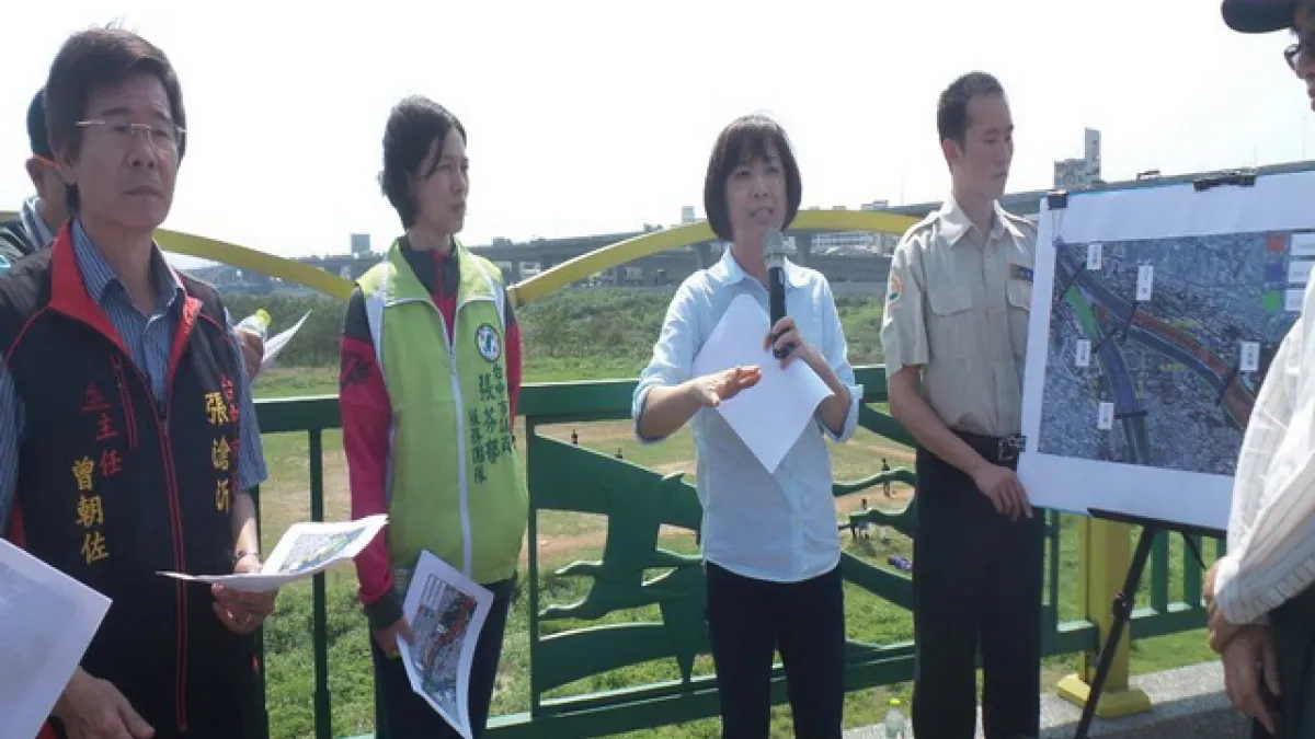 會勘大里溪河岸 立委何欣純要求改善環境問題