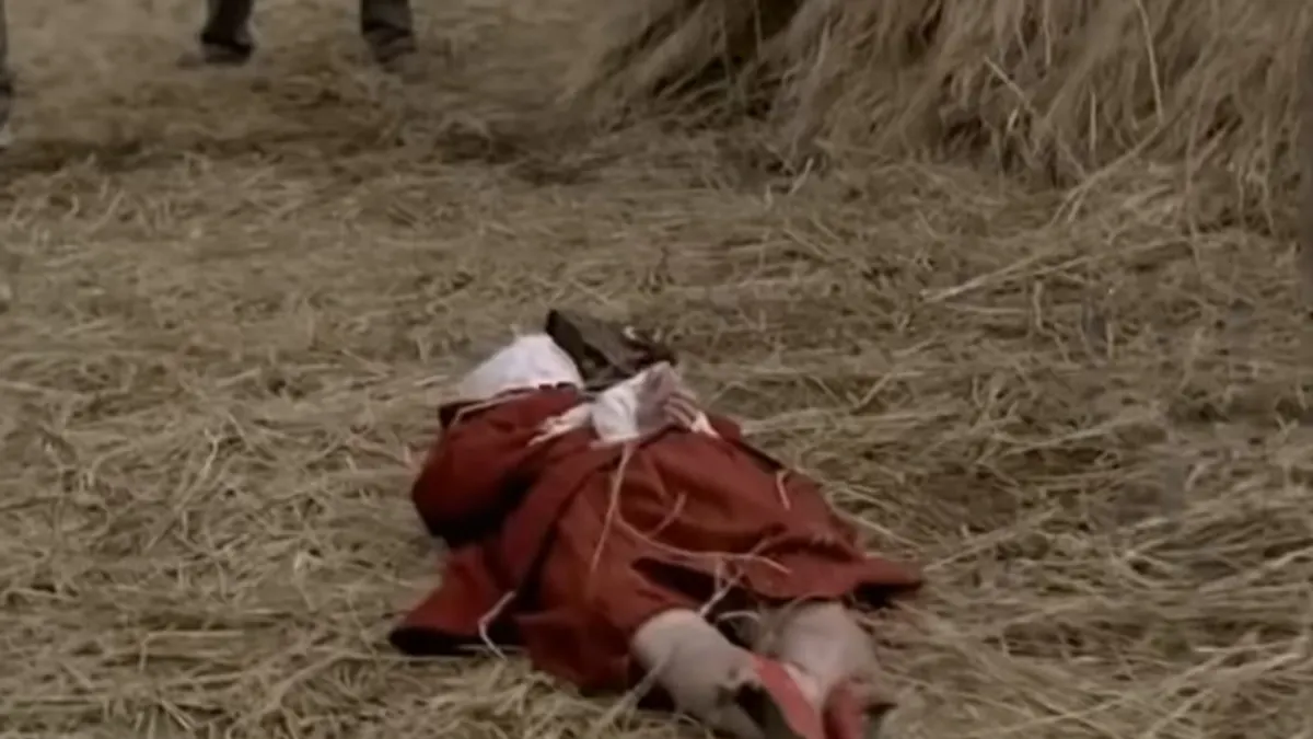 以華城連環殺人事件改編的電影《殺人回憶》中的片段。(圖/取自youtube) 以華城連環殺人事件改編的電影《殺人回憶》中的片段。(圖/取自youtube)