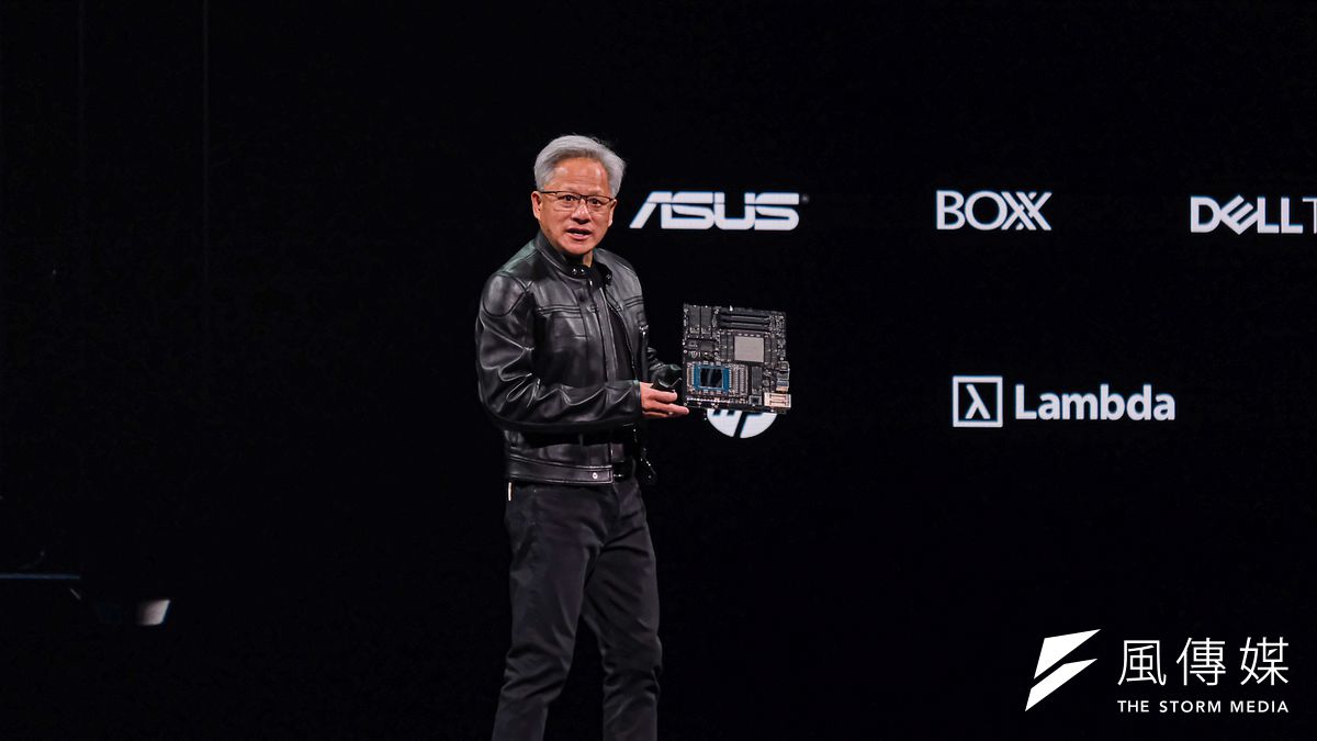 輝達創辦人暨執行長黃仁勳(見圖)的主題演講19日於台北流行音樂中心舉辦。(劉偉宏攝) 輝達創辦人暨執行長黃仁勳(見圖)的主題演講19日於台北流行音樂中心舉辦。(劉偉宏攝)