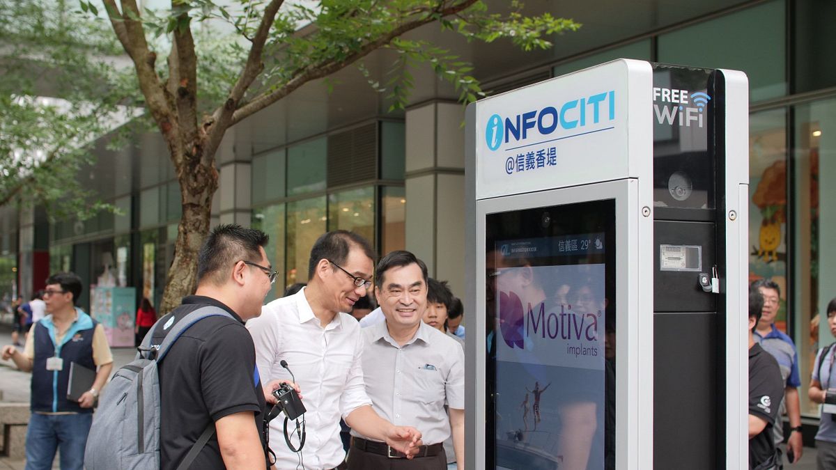 Kiosk多媒體資訊站公開亮相,希望帶給市民有感的舒適生活圈。(圖/北市資訊局提供) Kiosk多媒體資訊站公開亮相,希望帶給市民有感的舒適生活圈。(圖/北市資訊局提供)