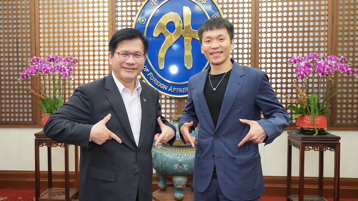 攜手李洋推「運動外交」 林佳龍公開3大重點合作:成為選手最堅強後盾